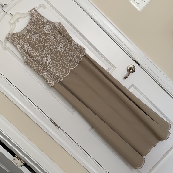 JKARA beaded evening dress in beige - Picture 10 of 13